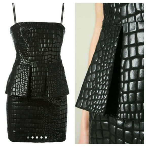 🍒NWT🍒 MOSCHINOCHEAP&CHIC PEPLUM PARTY DRESS - Picture 1 of 9